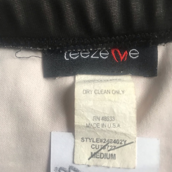 Pretty Short Black Lace Dress - Picture 4 of 4